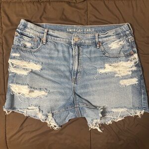AE Strigid Super High-Waisted Relaxed
Denim Short